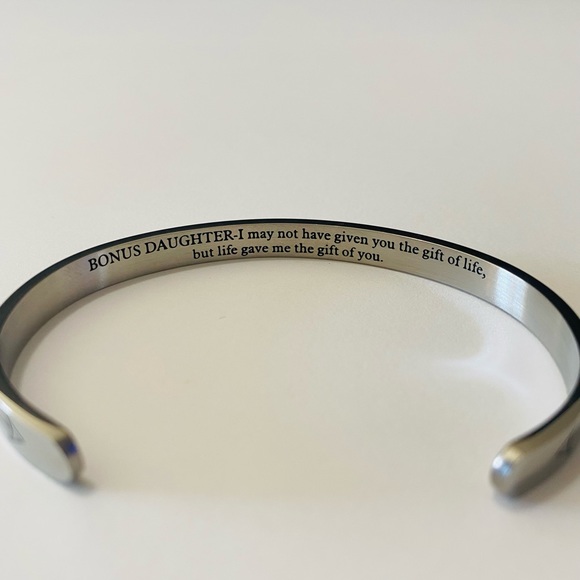 Bonus Daughter Personalized Bracelet - Picture 4 of 5